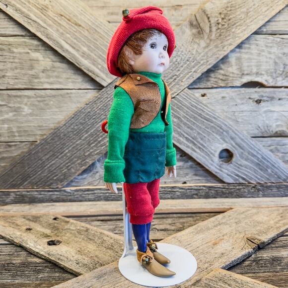 Vintage Christmas Elf, Paradise Galleries Treasury Collection, Porcelain Elf 9”H - Picture 4 of 9